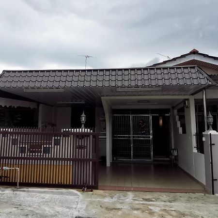 Bagan Terrace House Near To Sunway Carnival Mall, Seberang Jaya Villa Butterworth Ngoại thất bức ảnh